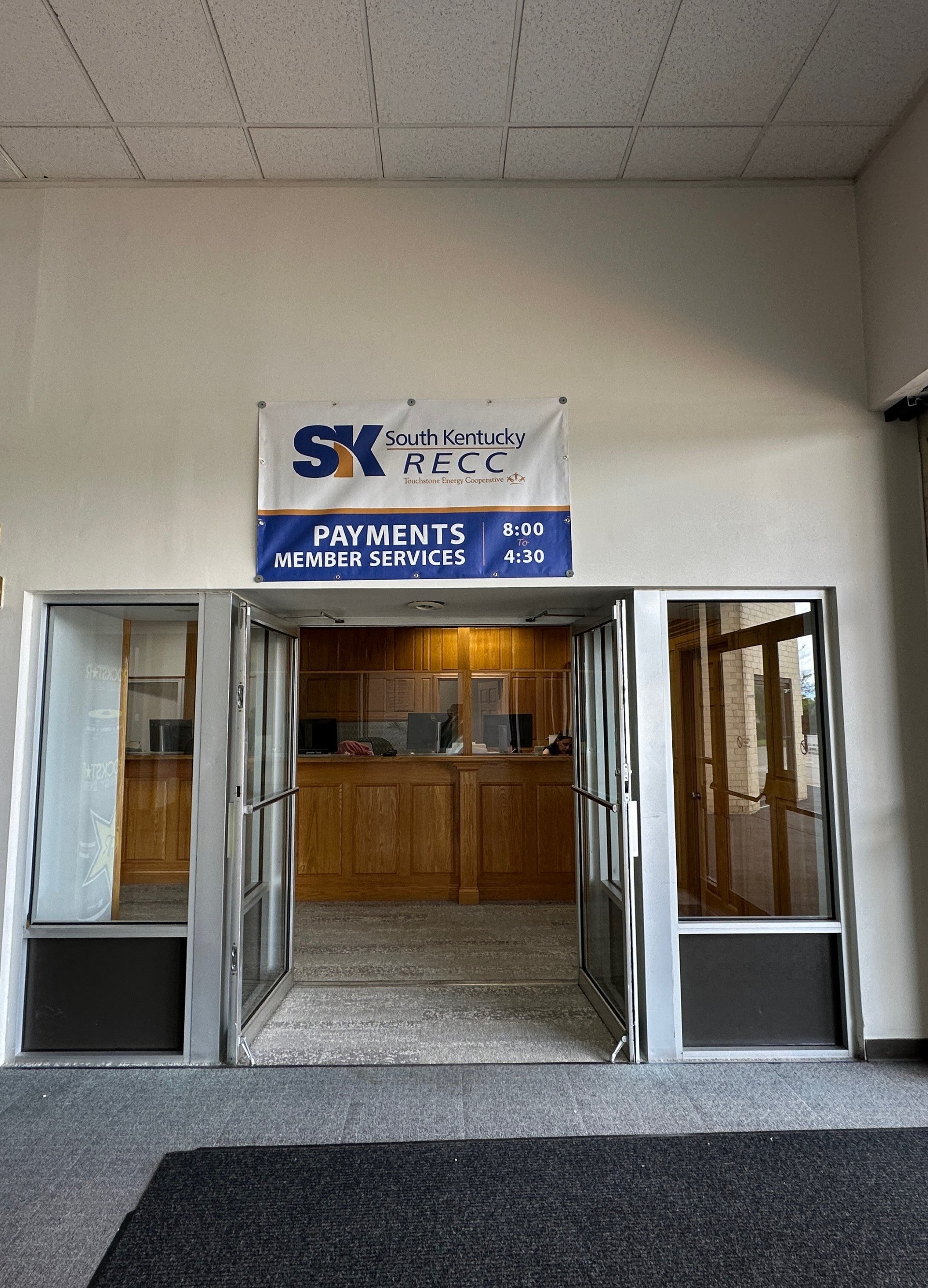 25-26 Somerset Mall Service Center